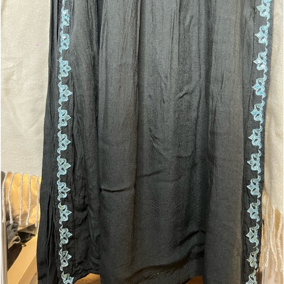 Bahamian style dress by Miss June Paris. - Picture 9 of 14